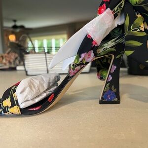 BRAND NEW None West Kelsie2 floral heels